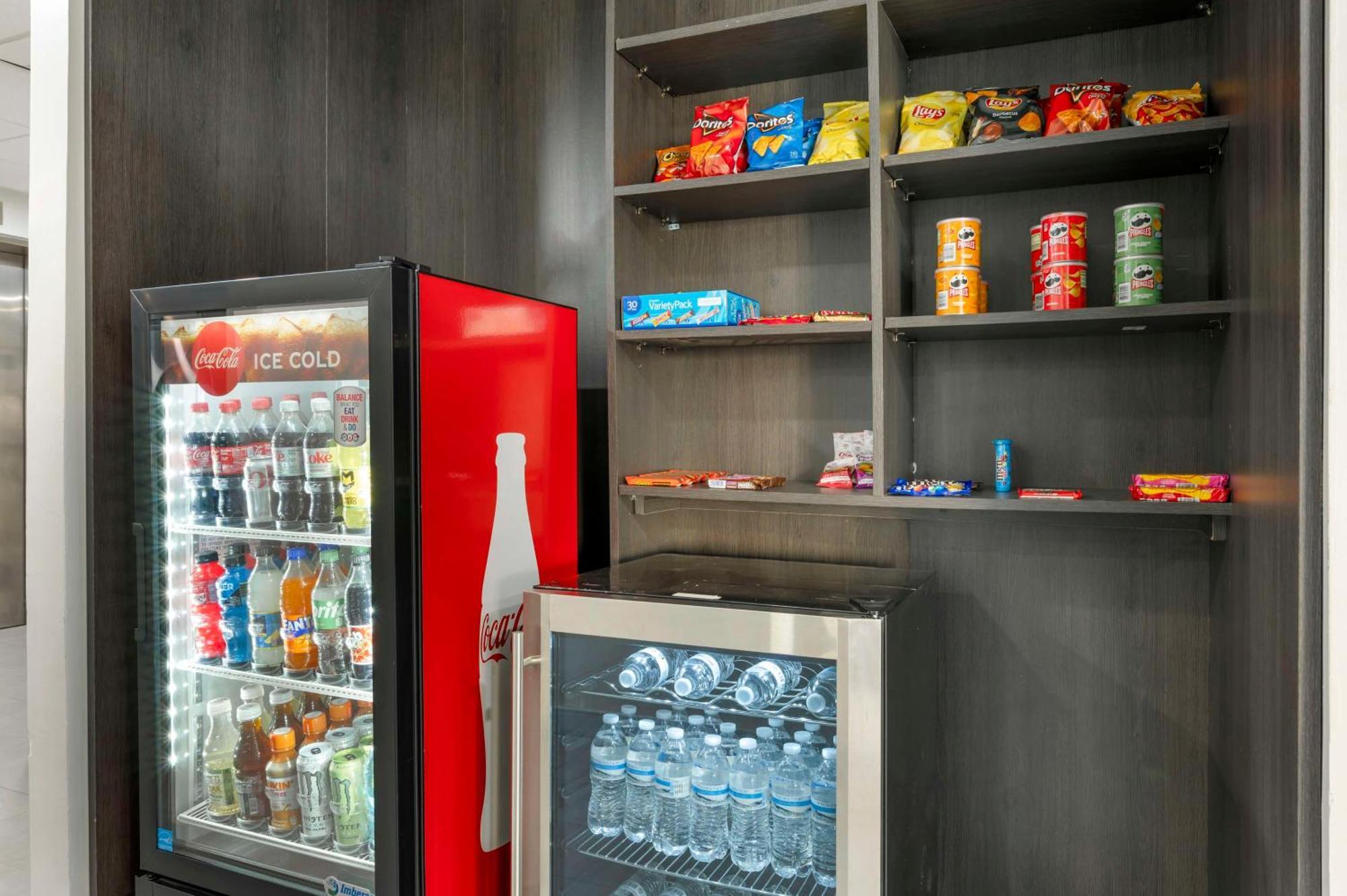 马顿希尔顿恒庭酒店 Mattoon 外观 照片